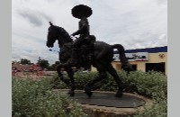 Vaquero statue (018-033-341)