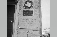 Historial Marker, 917 Commerce, 1970 (008-023-465)