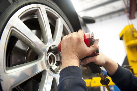 Replacing wheel lugs